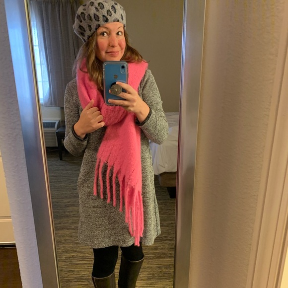 Meet your Posher, Ashley - Picture 2 of 3